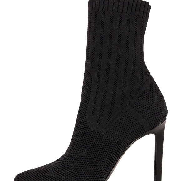 Sexy Sleek Steve Madden Black Knit Booties - Picture 9 of 11